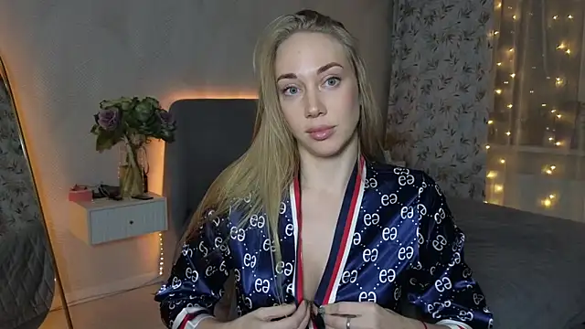 Snapshot of Engel_13 chatting on December 15, 2025, 4:46 pm Engel 13 online show from December 15, 2025, 4:46 pm