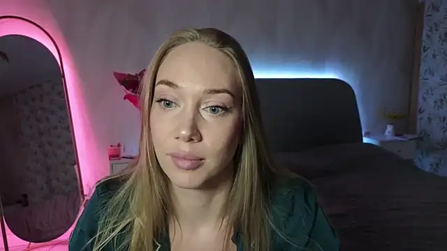 Snapshot of Engel_13 chatting on October 17, 2025, 4:09 pm Engel 13 online show from October 17, 2025, 4:09 pm