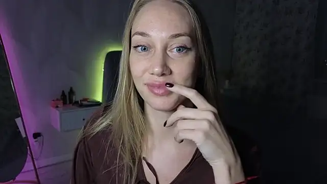 Snapshot of Engel_13 chatting on November 6, 2025, 7:40 pm Engel 13 online show from November 6, 2025, 7:40 pm