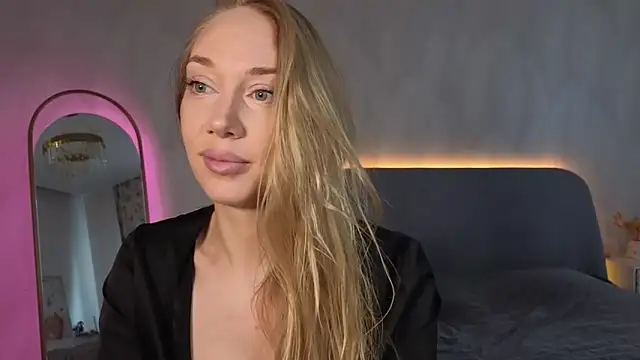 Snapshot of Engel_13 chatting on September 27, 2025, 8:42 am Engel 13 online show from September 27, 2025, 8:42 am