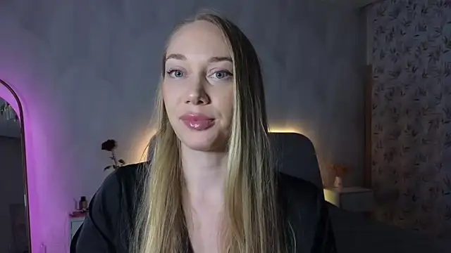 Snapshot of Engel_13 chatting on September 28, 2025, 4:14 pm Engel 13 online show from September 28, 2025, 4:14 pm