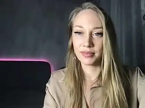 Snapshot of Engel_13 chatting on March 4, 2025, 6:18 pm Engel 13 online show from March 4, 2025, 6:18 pm