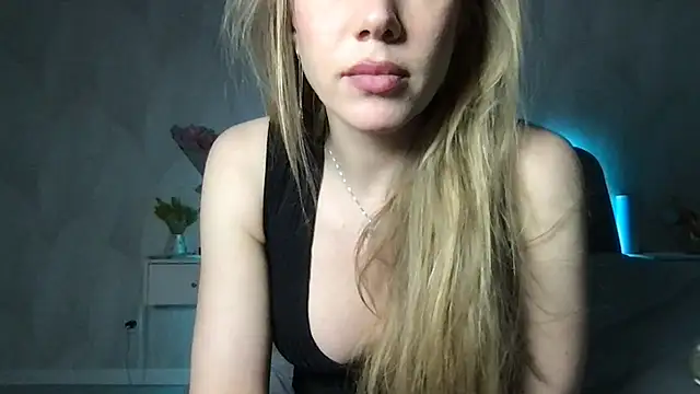 Snapshot of Engel_13 chatting on March 16, 2025, 6:34 pm Engel 13 online show from March 16, 2025, 6:34 pm