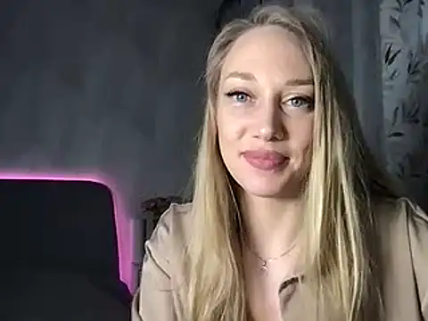 Snapshot of Engel_13 chatting on March 4, 2025, 9:22 pm Engel 13 online show from March 4, 2025, 9:22 pm