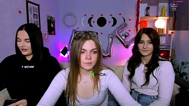 Snapshot of catherine_kitty chatting on February 12, 2026, 10:20 pm catherine kitty online show from February 12, 2026, 10:20 pm