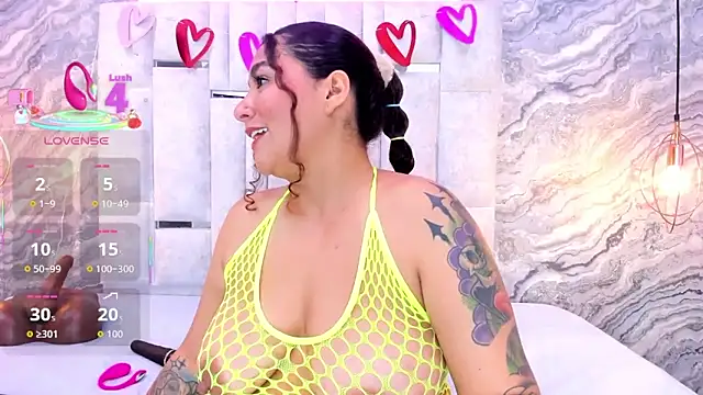 MelissaBloomm online show from April 8, 2026, 2:07 pm