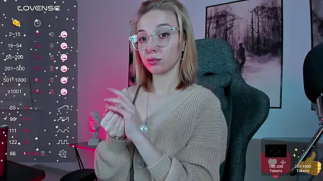 Snapshot of PhilippaAdamas chatting on February 20, 2025, 5:44 am PhilippaAdamas online show from February 20, 2025, 5:44 am