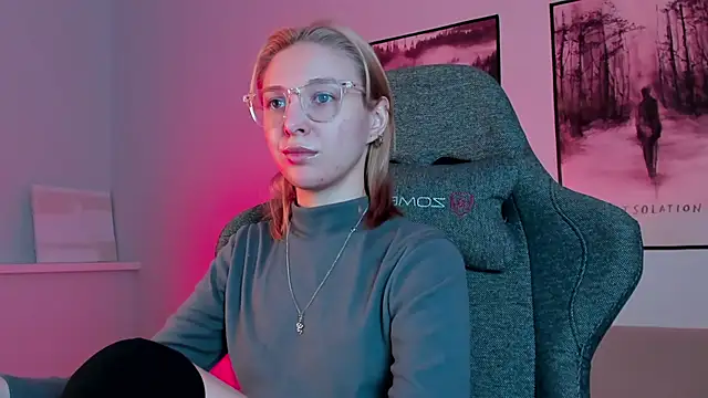 Snapshot of PhilippaAdamas chatting on February 22, 2025, 5:44 am PhilippaAdamas online show from February 22, 2025, 5:44 am