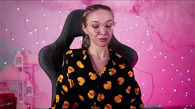 Snapshot of PhilippaAdamas chatting on March 8, 2025, 8:11 am PhilippaAdamas online show from March 8, 2025, 8:11 am