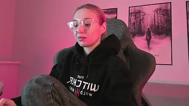 Snapshot of PhilippaAdamas chatting on March 1, 2025, 5:42 am PhilippaAdamas online show from March 1, 2025, 5:42 am