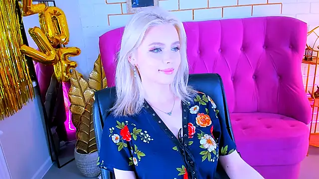 LeonaStane online show from March 14, 2025, 5:02 pm