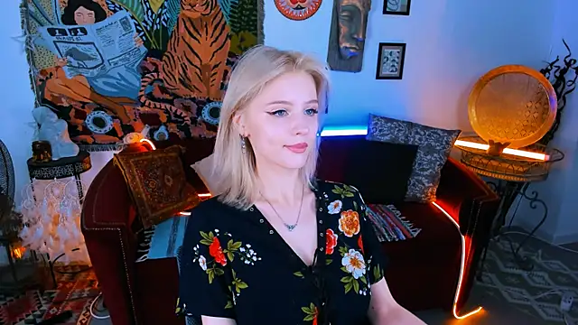 LeonaStane online show from September 13, 2025, 5:13 pm