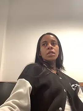 casalshowtime2 online show from November 18, 2025, 10:34 pm