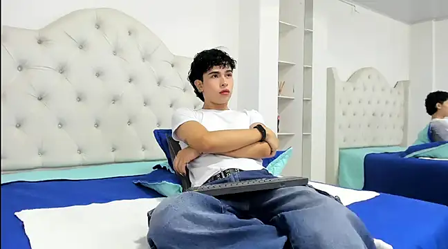 Aiiden 15 online show from February 27, 2025, 2:21 pm