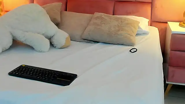 ArianaFranco online show from February 27, 2026, 1:00 pm