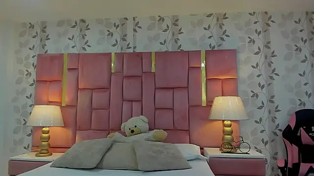 ArianaFranco online show from March 26, 2026, 12:47 pm