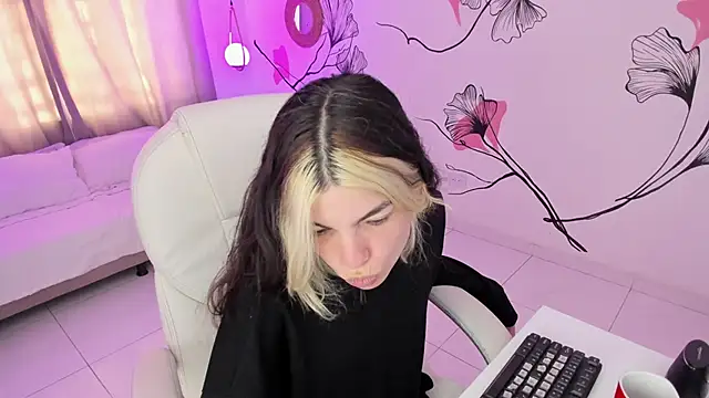 Snapshot of Isabela_Fiorelli chatting on September 28, 2025, 11:50 am Isabela Fiorelli online show from September 28, 2025, 11:50 am