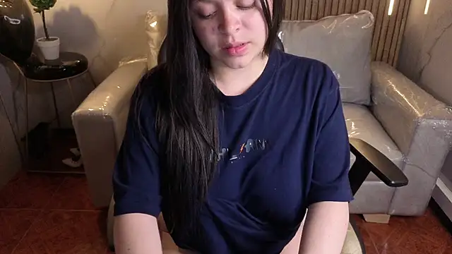 Cute Angell  online show from May 16, 2026, 10:36 am