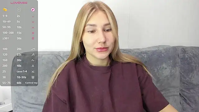 Snapshot of And1sa chatting on December 19, 2025, 8:17 am And1sa online show from December 19, 2025, 8:17 am