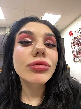 Snapshot of MaeveMoon chatting on January 10, 2026, 5:41 pm MaeveMoon online show from January 10, 2026, 5:41 pm