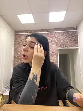 Snapshot of MaeveMoon chatting on January 15, 2026, 6:55 pm MaeveMoon online show from January 15, 2026, 6:55 pm