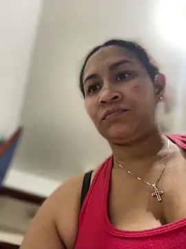 Snapshot of Carola-Ross chatting on February 16, 2026, 9:34 pm Carola-Ross online show from February 16, 2026, 9:34 pm