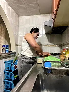 Carola-Ross online show from October 25, 2025, 7:14 pm