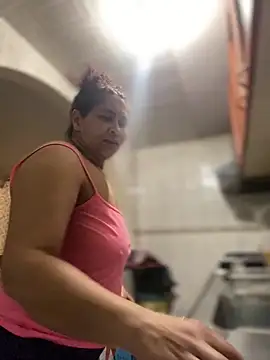 Carola-Ross online show from April 18, 2026, 2:41 pm