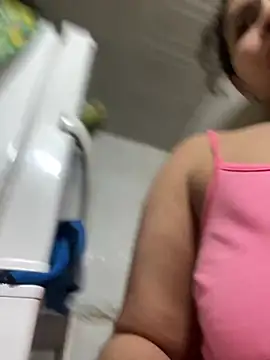 Carola-Ross online show from April 12, 2026, 5:05 pm