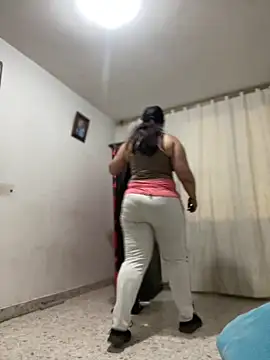 Carola-Ross online show from December 4, 2025, 5:45 pm