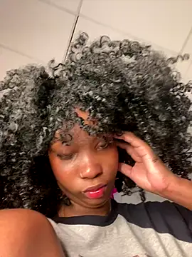 Snapshot of blackgril12 chatting on October 28, 2025, 9:36 pm blackgril12 online show from October 28, 2025, 9:36 pm