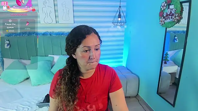 abby apple online show from December 22, 2025, 1:22 pm