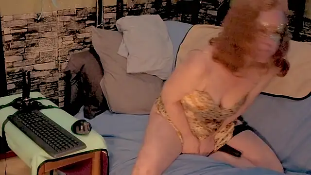 Scarlett Switch online show from November 11, 2025, 9:09 pm