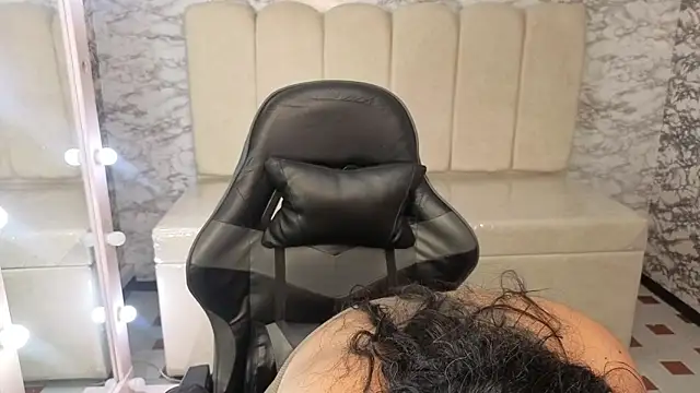 Snapshot of Bily_Takure_v chatting on September 29, 2025, 1:17 pm Bily Takure v online show from September 29, 2025, 1:17 pm