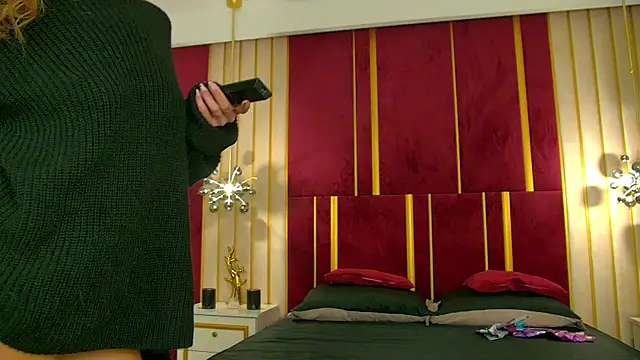 Snapshot of ChloeSins_ chatting on November 18, 2025, 4:49 am ChloeSins online show from November 18, 2025, 4:49 am