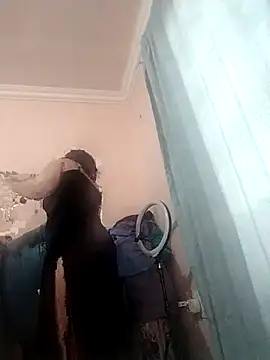 prettiechanti online show from October 14, 2025, 3:56 pm