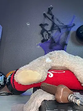 Snapshot of luciana_hunters chatting on November 1, 2025, 1:45 am luciana hunters online show from November 1, 2025, 1:45 am