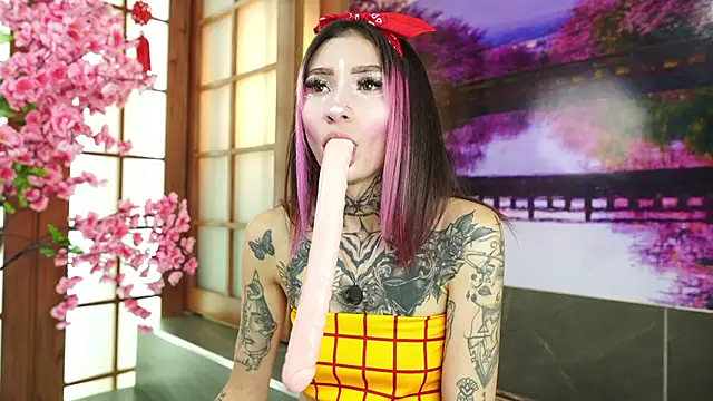 miss   angel online show from October 28, 2025, 6:18 pm