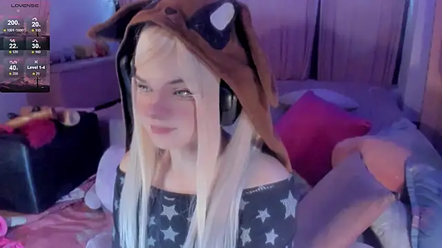 Snapshot of Angelica_Reborn chatting on November 28, 2025, 9:37 pm Angelica Reborn online show from November 28, 2025, 9:37 pm