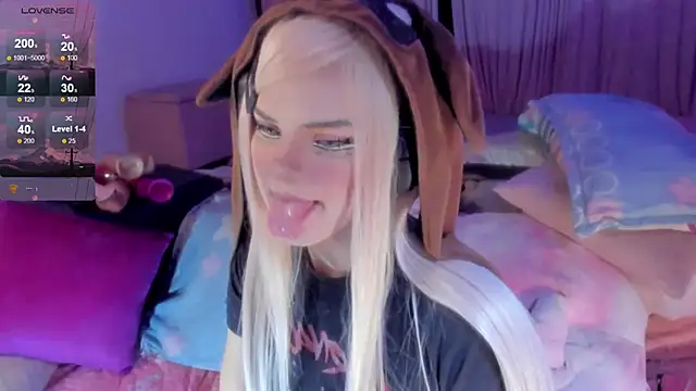 Snapshot of Angelica_Reborn chatting on November 18, 2025, 6:28 am Angelica Reborn online show from November 18, 2025, 6:28 am