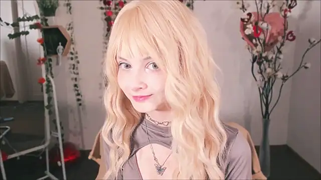 Leia Bliss online show from February 10, 2025, 4:36 pm