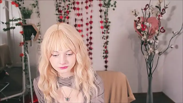 Leia Bliss online show from February 10, 2025, 7:38 pm