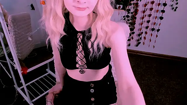 Leia Bliss online show from March 6, 2025, 11:31 pm