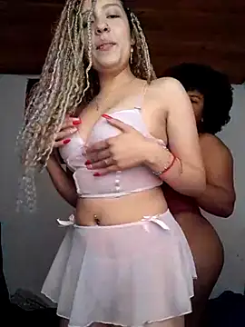 Snapshot of CHLOE_ISABELL chatting on February 22, 2025, 3:36 pm CHLOE ISABELL online show from February 22, 2025, 3:36 pm