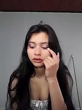 Snapshot of CHLOE_ISABELL chatting on October 5, 2025, 5:58 pm CHLOE ISABELL online show from October 5, 2025, 5:58 pm