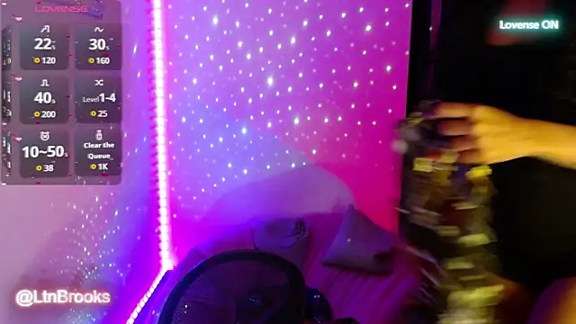 Snapshot of Annaa_Brooks chatting on March 10, 2025, 4:38 am Annaa Brooks online show from March 10, 2025, 4:38 am