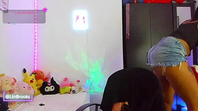 Snapshot of Annaa_Brooks chatting on October 26, 2025, 4:24 am Annaa Brooks online show from October 26, 2025, 4:24 am