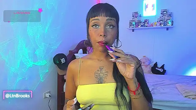 Snapshot of Annaa_Brooks chatting on November 30, 2025, 5:19 am Annaa Brooks online show from November 30, 2025, 5:19 am