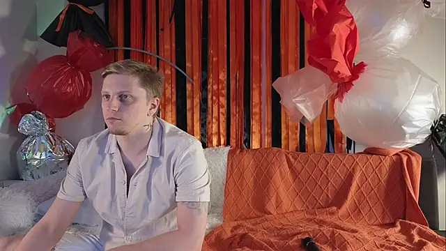 Snapshot of Saint_Vicious chatting on November 5, 2025, 8:12 pm Saint Vicious online show from November 5, 2025, 8:12 pm