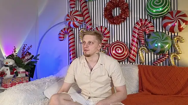 Snapshot of Saint_Vicious chatting on December 5, 2025, 8:06 pm Saint Vicious online show from December 5, 2025, 8:06 pm